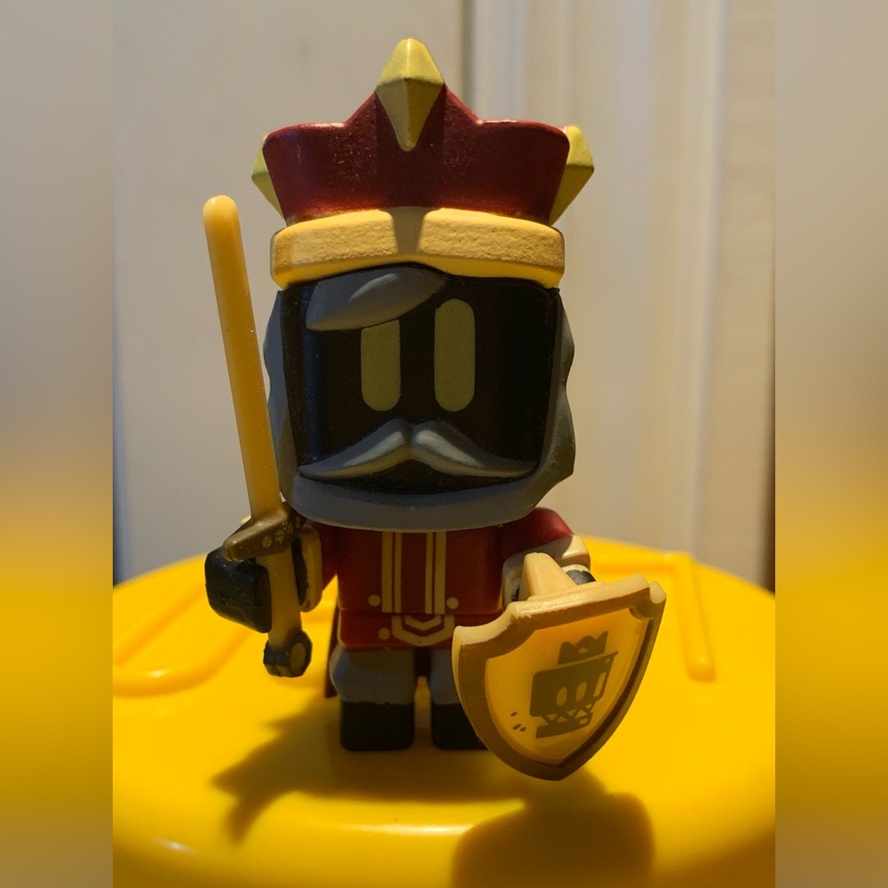 Roblox Sharkbyte Studios Minion King Action Figure